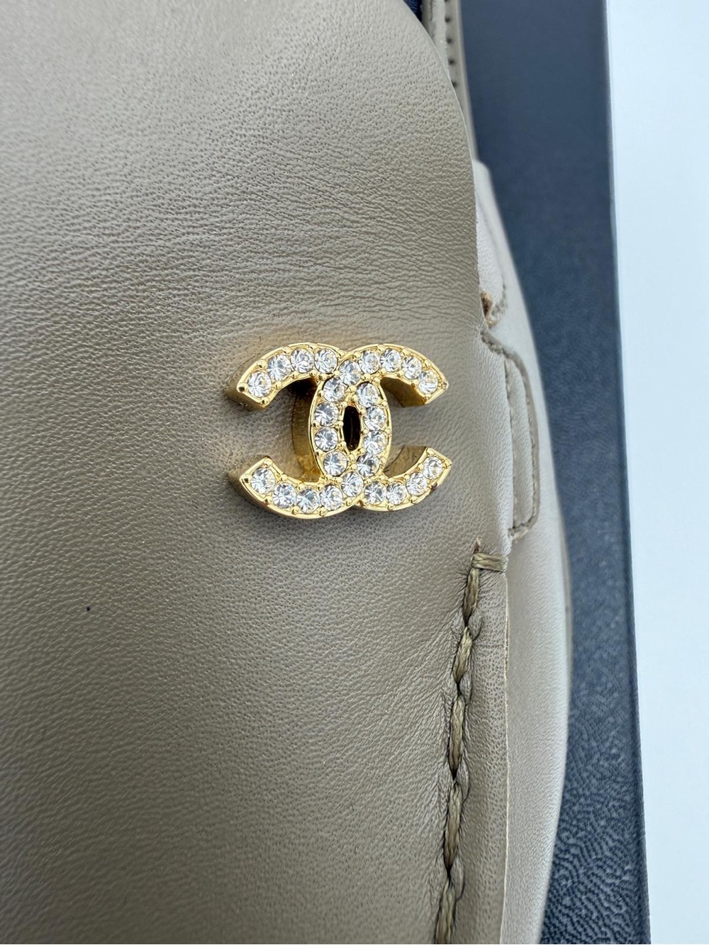 CHANEL Olive Green Leather Slingback Loafers with Gold CC Hardware - Picture 4 of 5
